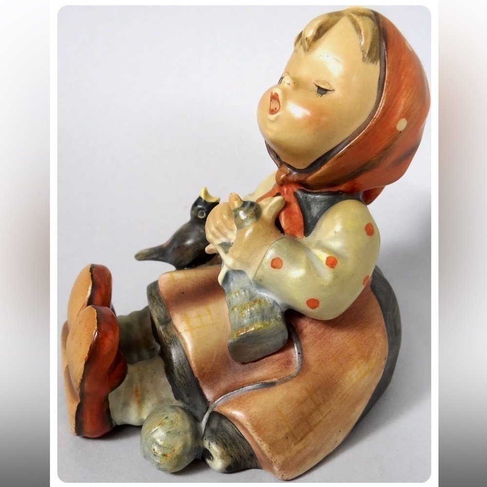 ⭐⭐RARE Hummel Figurine Happy Pastime Girl Singing Bird⭐⭐